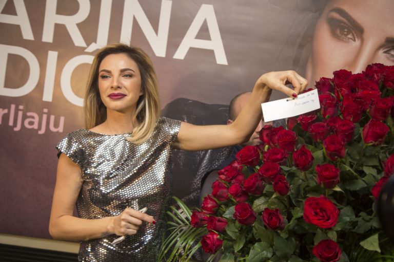 PONOVO POMERA GRANICE: Marina Tadić objavila spot za novu pesmu! (VIDEO)