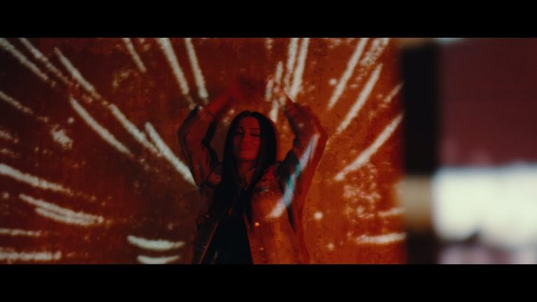 Andreana Cekic – 2017 – Ma Samo Me Gledaj