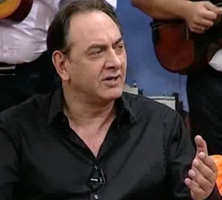 Estrada ostala bez Hitmejkera – Preminuo Mića Nikolić